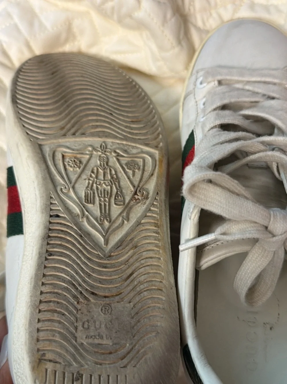 GucciWhite Leather Women's Low-Top Sneakers with Green & Red Stripe
